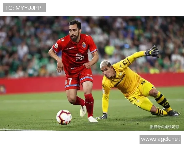 足球明星遭遇威胁视频曝光引发社会关注与讨论